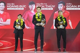 Winners of 2025 Golden Ball awards Nguyen Thi Bich Thuy, Nguyen Hoang Duc and Chau Doan Phat (from left to right). Photo vietnamnet.vn