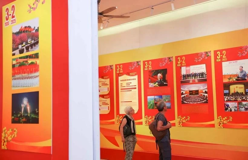 An exhibition celebrating the 95th founding anniversary of the Communist Party of Vietnam (CPV) (February 3, 1930 - 2025). (Photo: VNA)