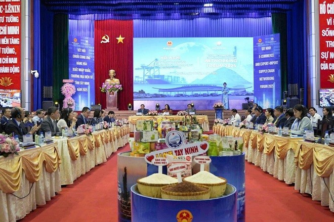 The Ministry of Industry and Trade, in coordination with the Tay Ninh People’s Committee, holds a conference themed “Connecting Import–Export Supply Chains and E-Commerce in Tay Ninh 2025” on September 6. (Photo: thuonghieucongluan.com.vn)