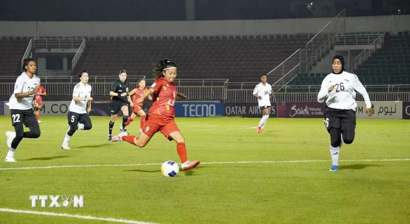 Ho Chi Minh City Women’s FC (in red) defeats Abu Dhabi (in white). (Photo: VNA)