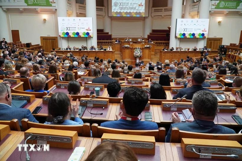 At the plenary session of the 11th Nevsky International Ecological Congress. (Photo: VNA)