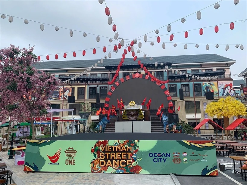 A 72-square-metre stage was installed on April 22, ready to welcome athletes for the upcoming competition. (Photo: Organising Board)