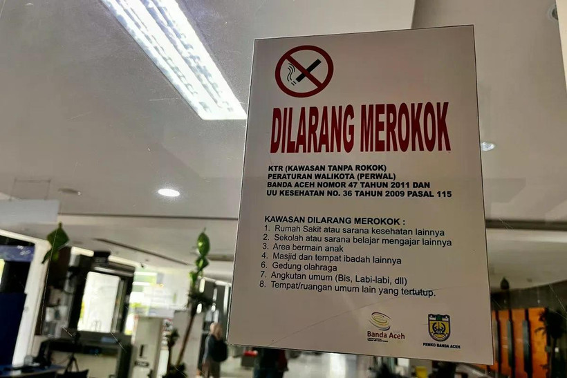 A no-smoking sign in a smoke-free area at Banda Aceh City Hall, Aceh. (Photo: ANTARA)
