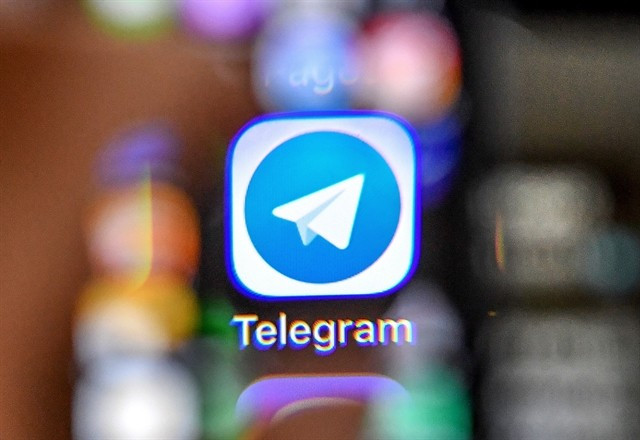 Vietnamese cyber police report that nearly 70 per cent of Telegram groups and channels in the country contain harmful content. (Photo: AFP/VNA)