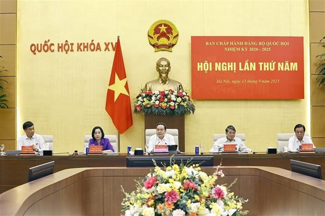 NA Chairman Tran Thanh Man, Politburo member and Secretary of the NA Party Committee, chairs the fifth conference of the committee in the 2020 – 2025 tenure. (Photo: VNA)