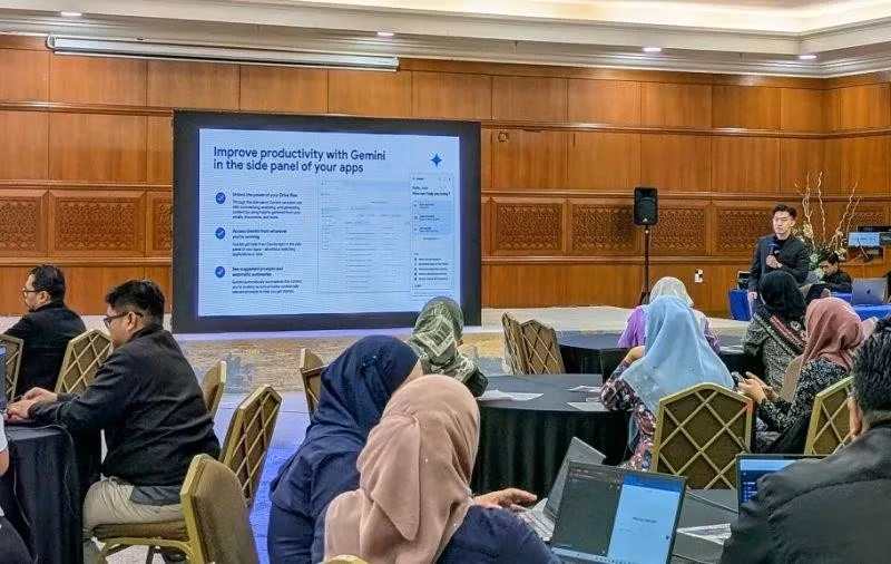 The Malaysian government upskills 200 ‘Change Ambassadors’ in Gen AI tools to drive public service transformation. (Photo: Malaysia.news)