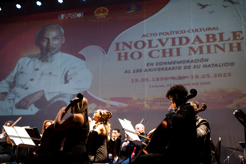 A performance of the Venezuelan national symphony orchestra (Photo: VNA)