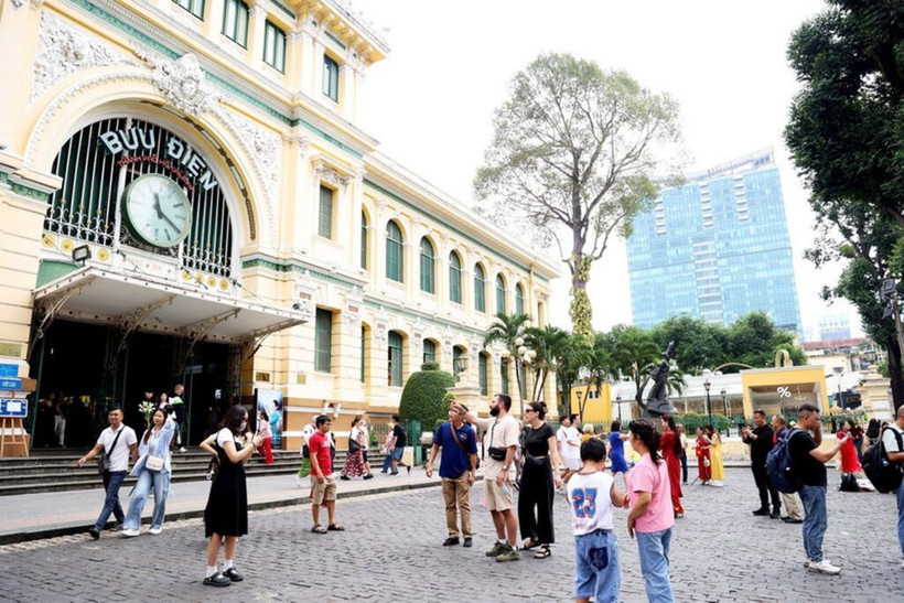 Tourists in Ho Chi Minh City (Photo: VNA)