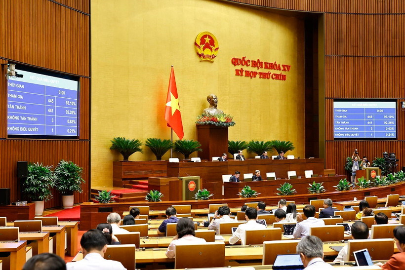With 441 out of 445 lawmakers voting in favour, the Law on Digital Technology Industry is adopted (Photo: VNA)