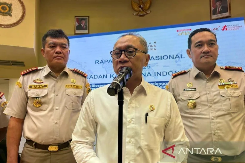 Coordinating Minister for Food Zulkifli Hasan (center) delivers a speech at the National Working Meeting of Barantin in Jakarta on January 16, 2025. (Photo: Antara)