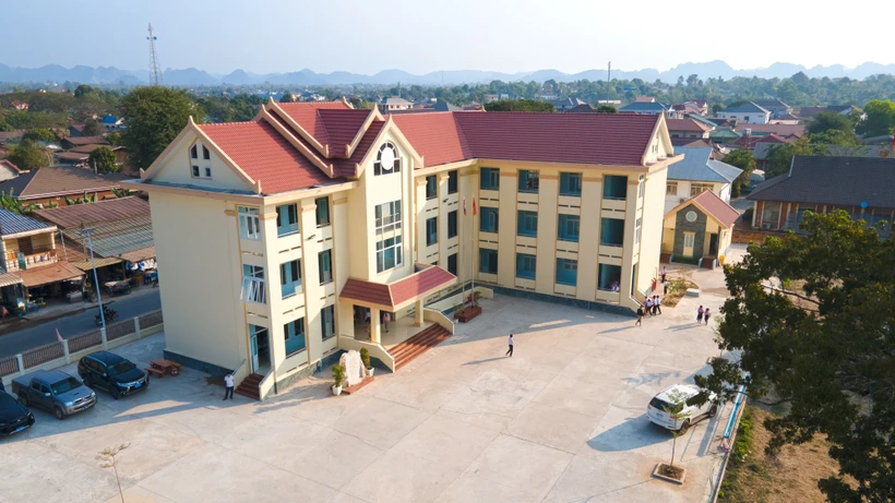 Thong Nhat Secondary School in the central Lao province of Khammouane. (Photo: VNA)