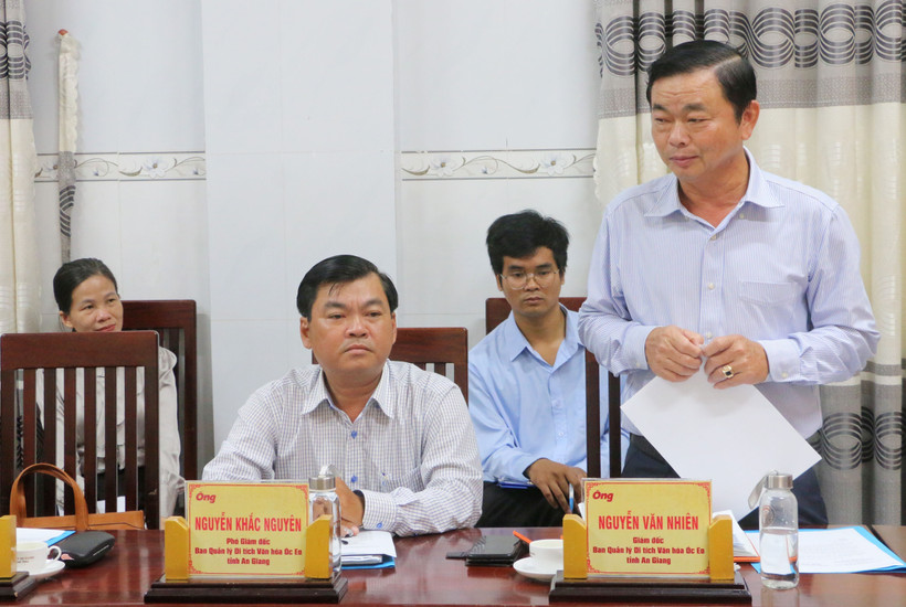 Nguyen Van Nhien, Director of the Oc Eo Cultural Relic Management Board in An Giang province, speaks at the working session. (Photo: VNA)