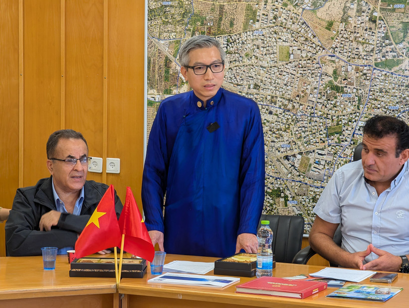 Vietnamese Ambassador to Israel Ly Duc Trung at the meeting (Photo: VNA)