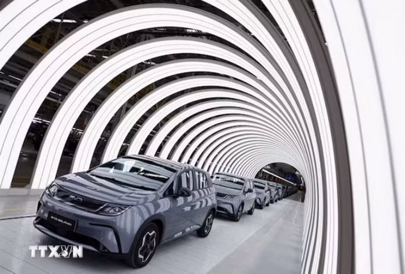 Electric vehicles inside BYD's factory in Rayong, Thailand. (Photo: Reuters/VNA)