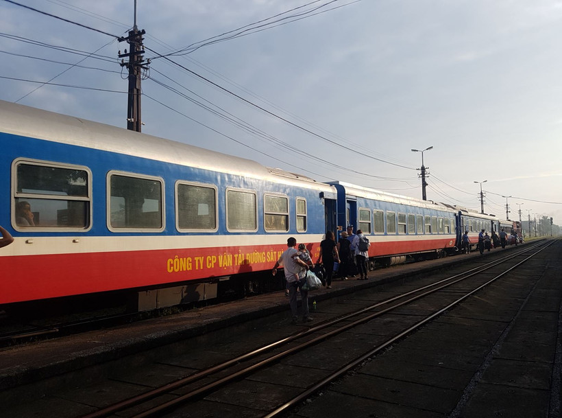An additional 51 train services will be added on major routes from August 21 to September 2, 2025 to meet the increasing travel demand for the National Day holiday. (Photo: VNA)