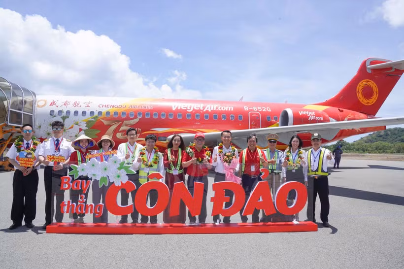 Vietjet launches two routes connecting Hanoi and HCM City with Con Dao. (Photo: Vietjet)