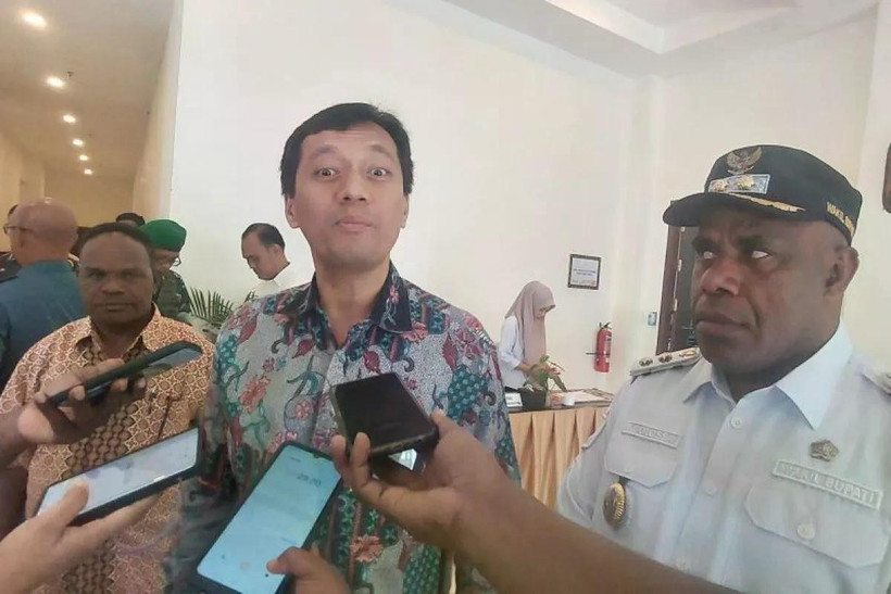 Director General of Human Rights Services and Compliance at the Human Rights Ministry, Munafrizal Manan (center) (Photo: ANTARA)