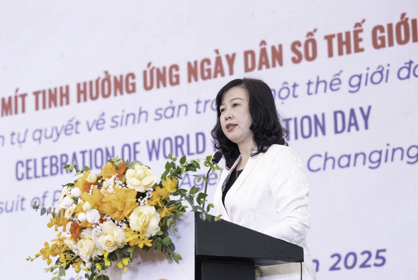 Minister of Health Dao Hong Lan speaks at the meeting. (Photo: VNA)