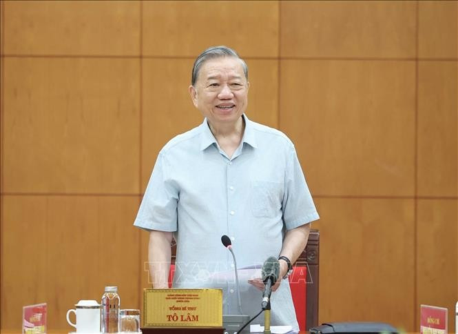 Party General Secretary To Lam speaks at the working session. (Photo: VNA)