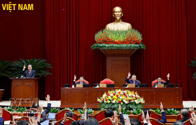 vnanet-potal-khai-mac-hoi-nghi-lan-thu-hai-ban-chap-hanh-trung-uong-dang-khoa-xiv-8657006.jpg