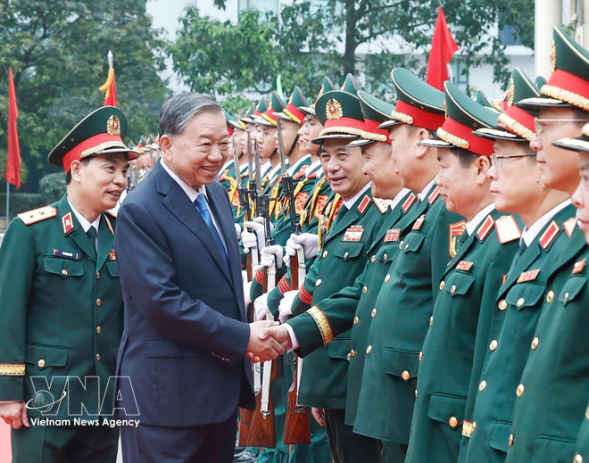 Party General Secretary To Lam meets with officials of the Military Technical Academy on March 17. (Photo: VNA)