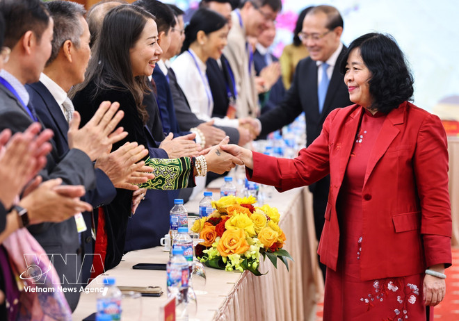 vnanet-uy-ban-trung-uong-mttq-viet-nam-to-chuc-gap-mat-vinh-danh-tap-the-ca-nhan-nguoi-viet-nam-o-nuoc-ngoai-tieu-bieu-nam-2025-8580605.jpg