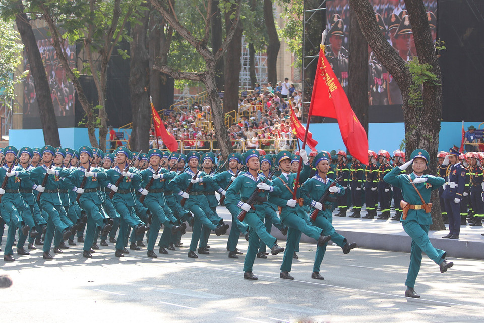 Vietnamese People's Army forces participate in the full dress rehearsal. (Photo: VNA)