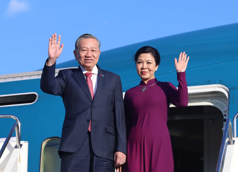Party General Secretary To Lam and his spouse arrive in Astana on May 5, starting a State visit to the Republic of Kazakhstan. (Photo: VNA)