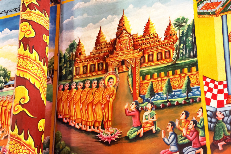 The walls of the main hall are adorned with paintings narrating the life of Gautama Buddha. (Photo: VNA)