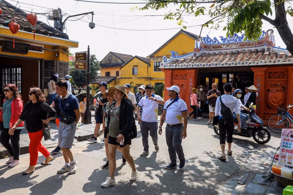 Quang Nam's tourism industry has risen to become a key economic driver, significantly contributing to the province's socio-economic development. (Photo: VNA)