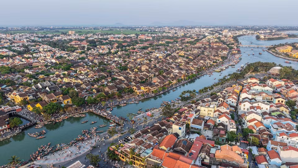 Recognized as a UNESCO World Heritage Site, Hoi An remains an essential destination for both domestic and international travelers. (Photo: VNA)