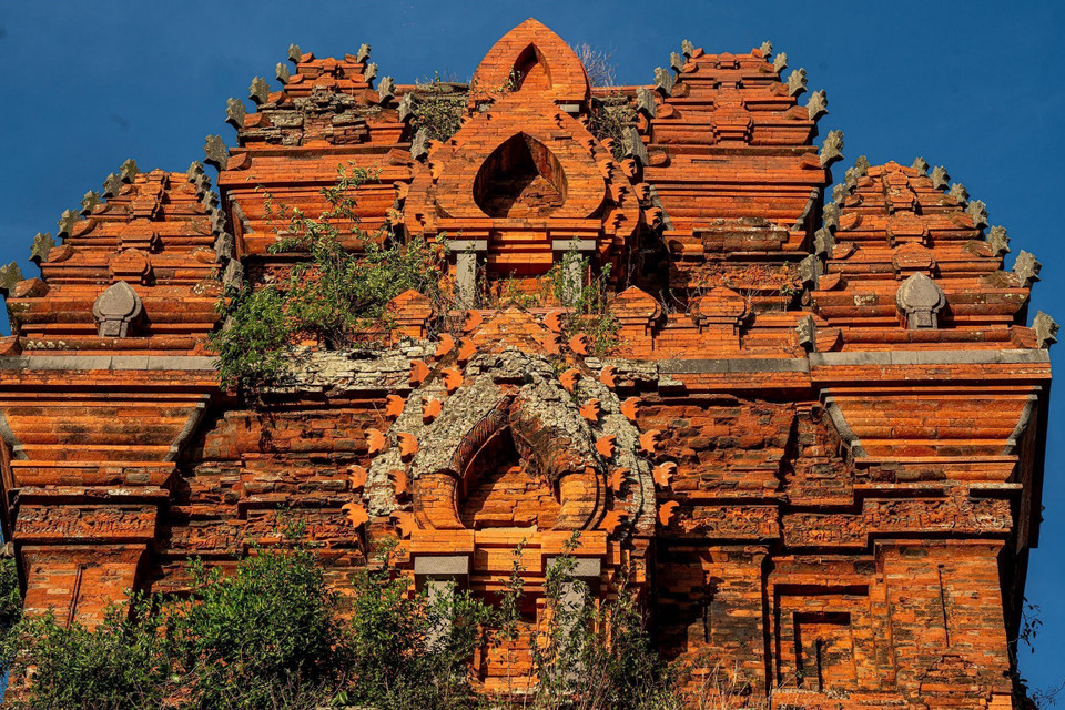 The intricate architecture of Banh It Towers is testament to the sustainable construction techniques and the artistic mastery of the ancient Cham. (Photo: VNA)