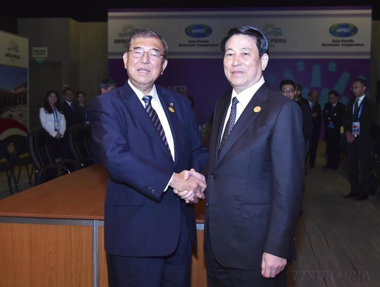 On the sidelines of the 2024 APEC Economic Leaders’ Week, State President Luong Cuong met with Japanese Prime Minister Shigeru Ishiba in Lima, Peru, on the morning of November 16, 2024. (Photo: VNA)