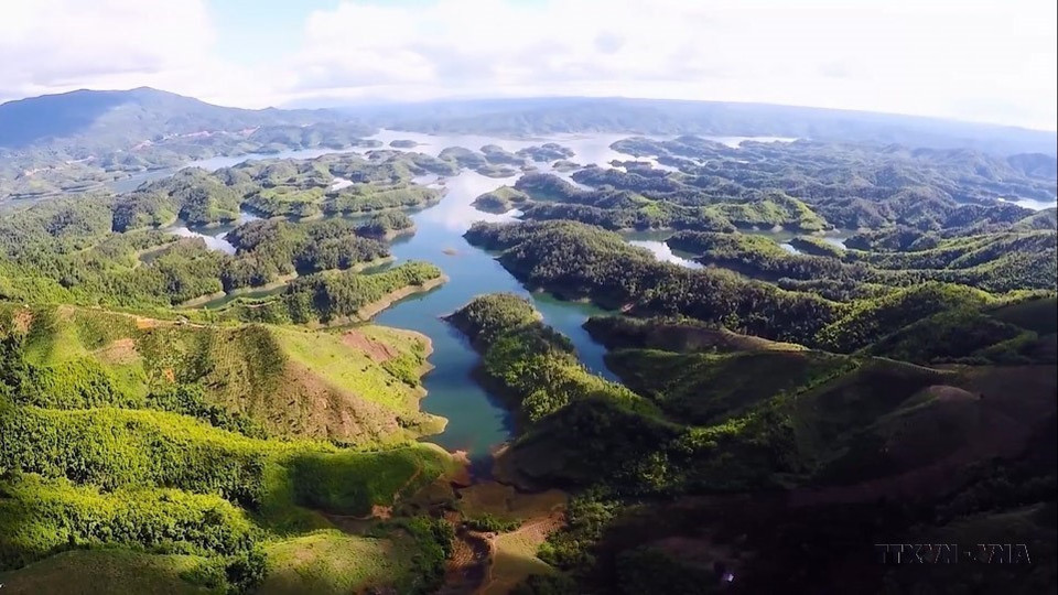 Ta Dung National Park is known as the "Ha Long Bay of the Central Highlands", with the highest biodiversity value in Dak Nong Province in particular and the Central Highlands region in general. The park has more than 2,000 species of animals and plants, many of which are rare and endangered. (Photo: VNA)