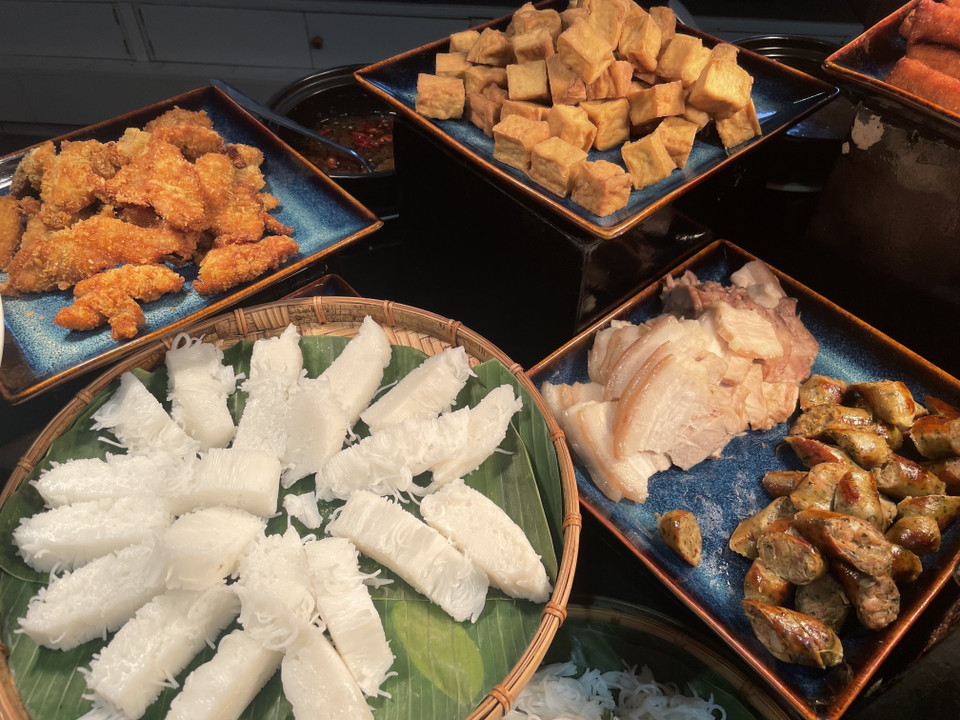 Tofu and vermicelli with shrimp paste is so popular across the country. (Photo: VNA)