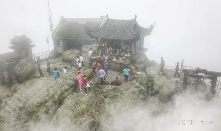 Dong Pagoda in the Yen Tu Monuments and Landscape, made entirely of bronze, sits atop the highest peak of Yen Tu Mountain. (Photo: VNA)