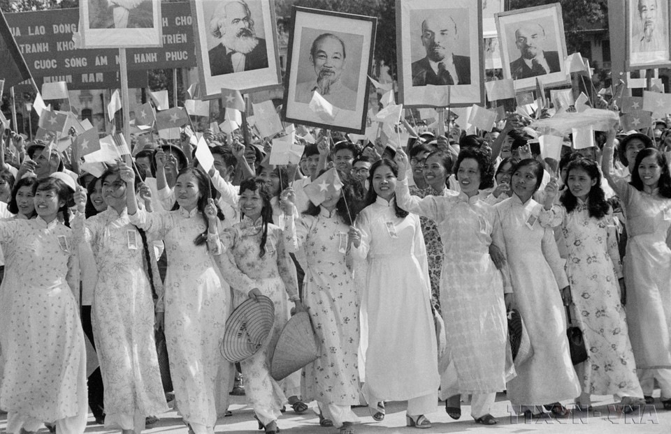Civic contingents marching past the grandstand on the morning of September 2, 1975. (Photo: VNA)