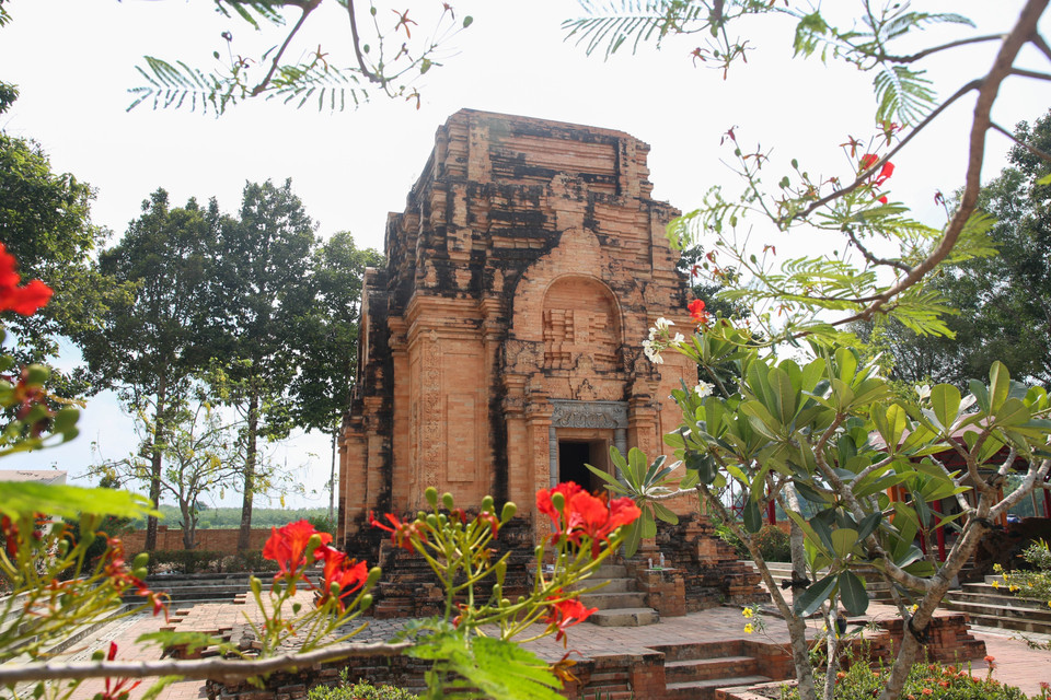 Chot Mat Tower relic is ranked as a national historical and cultural relic site. (Photo: VNA)