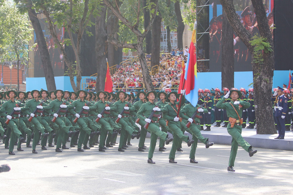 Vietnamese People's Army forces participate in the full dress rehearsal. (Photo: VNA)
