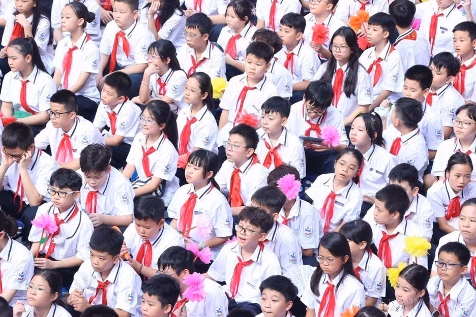 Vietnam faces a dual challenge of low birth rates and gender imbalance. If the current sex ratio at birth persists, by 2034 Vietnam will have 1.5 million surplus males aged 15–49, rising to 1.8 million by 2059. (Photo: VNA)