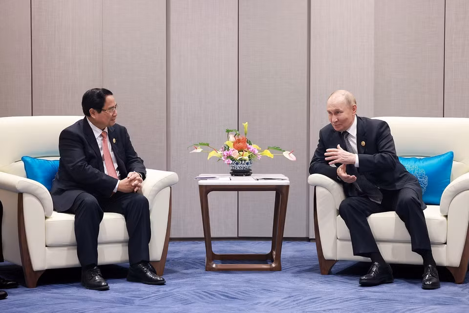 Prime Minister Pham Minh Chinh meets with Russian President Vladimir Putin in Tianjin, China. (Photo: VNA)