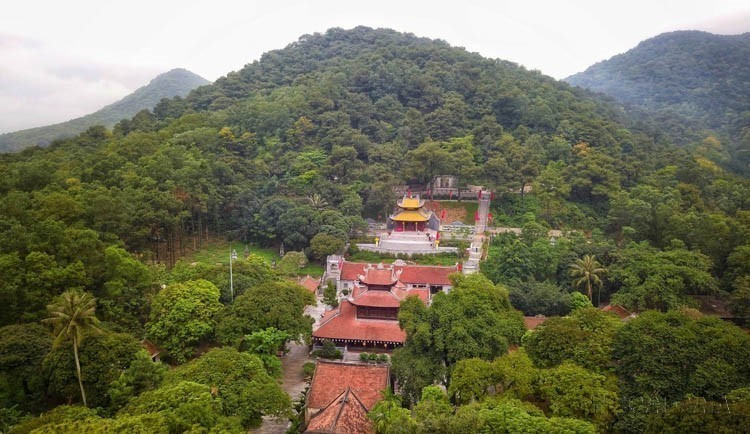 Con Son Scenic Relic Site, part of the Con Son – Kiep Bac Special National Relic Site (Hai Phong), is associated with many historical figures, most notably the temple dedicated to Nguyen Trai, a national hero and a world cultural celebrity. (Photo: VNA)