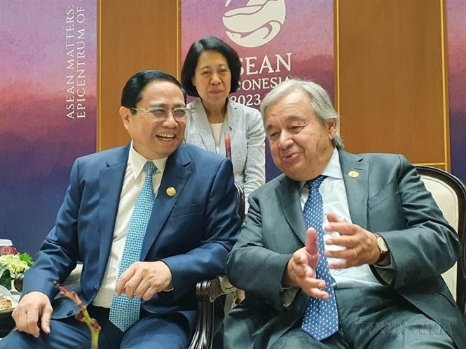 During the 43rd ASEAN Summit and related meetings in Jakarta, Indonesia, Prime Minister Pham Minh Chinh meets UN Secretary-General Antonio Guterres, September 7, 2023. (Photo: VNA)
