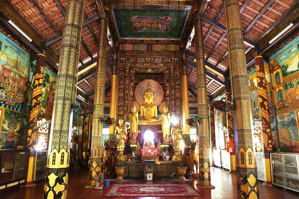 Like other pagodas of the Khmer Theravāda Buddhist tradition, the main hall at Ang Pagoda is solely dedicated to the worship of Gautama Buddha. (Photo: VNA)