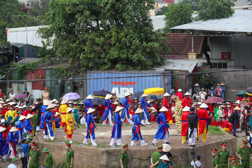 Re-enactment of the first battle – the Battle of Dong Da. (Photo: VNA)