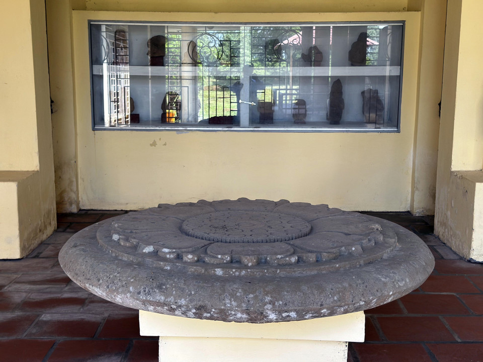 Numerous valuable artifacts uncovered from archaeological digs are now on display at the Chien Dan tower complex. (Photo: VNA)