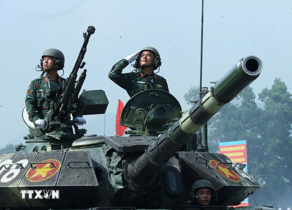Armoured Corps in formation during the joint rehearsal. (Photo: VNA)