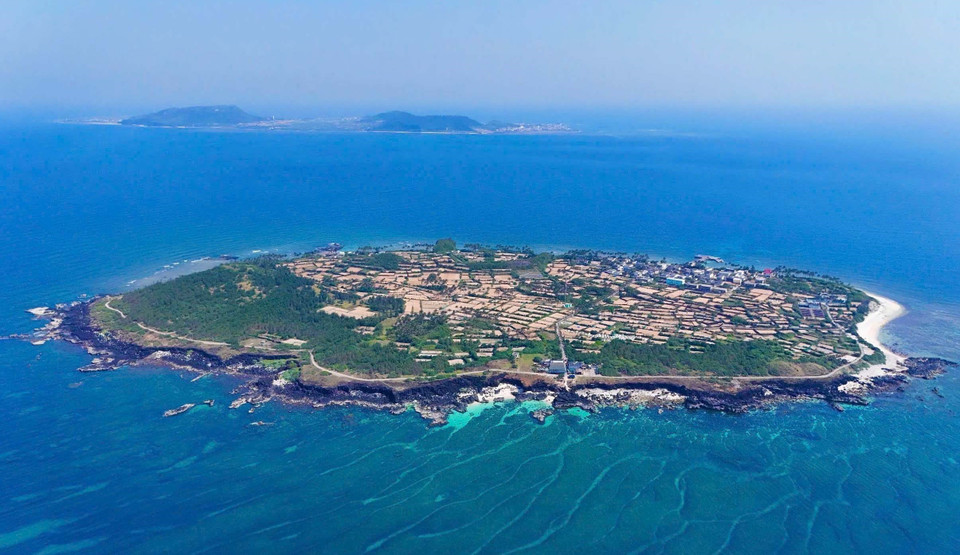 Be Island seen from above. (Photo: Nguyen Yen/published by VNA)