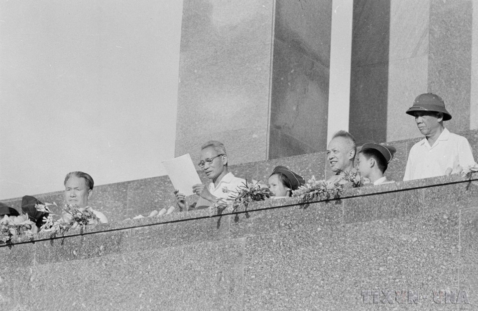 Prime Minister Pham Van Dong delivers a speech marking the 30th founding anniversary of the Democratic Republic of Vietnam. (Photo: VNA)