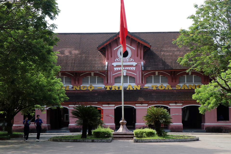 Hai Ba Trung High School is one of the typical French architectural works in Hue city. (Photo: VNA)